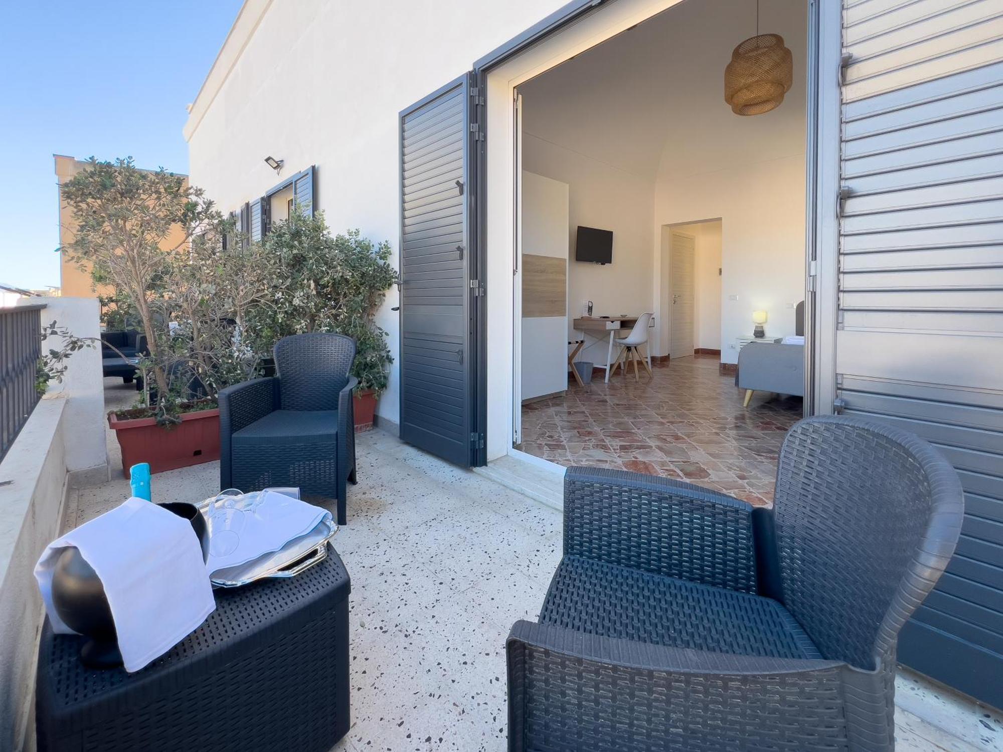Ponente & Maestro Rooms Favignana Eksteriør billede