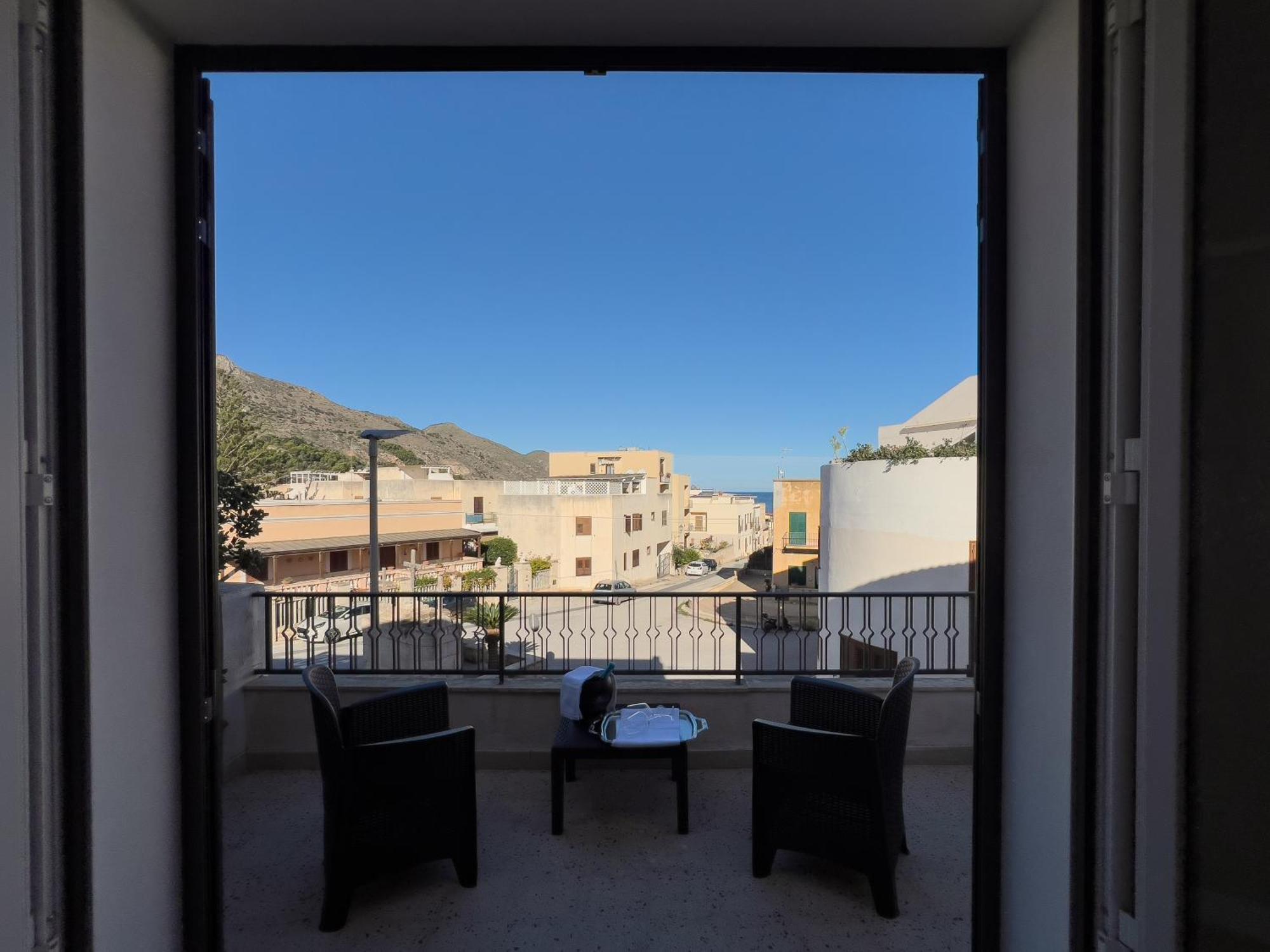 Ponente & Maestro Rooms Favignana Eksteriør billede